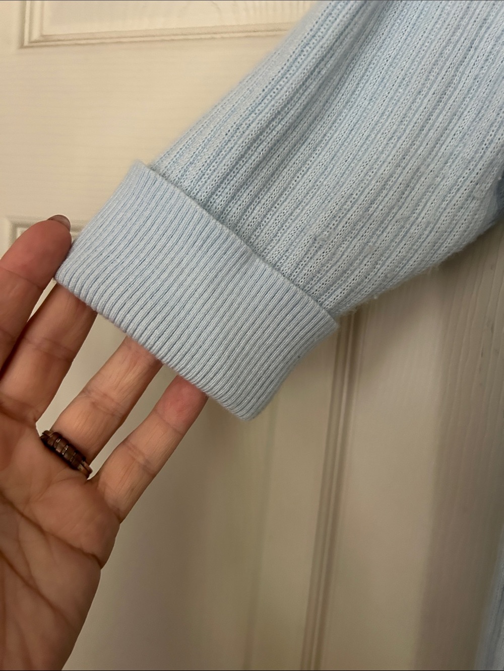 WHITE HOUSE BLACK MARKET Light Blue Ribbed Knit Sweater Large Cashmere V-Neck - Picture 4 of 8